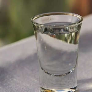 白酒与健康|初秋喝点白酒有两大好处，但要谨记喝酒“三要点”