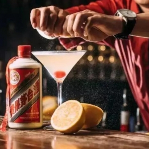 茅台镇酱香酒调制的黄鸡尾酒,肯定是一种神奇的味道
